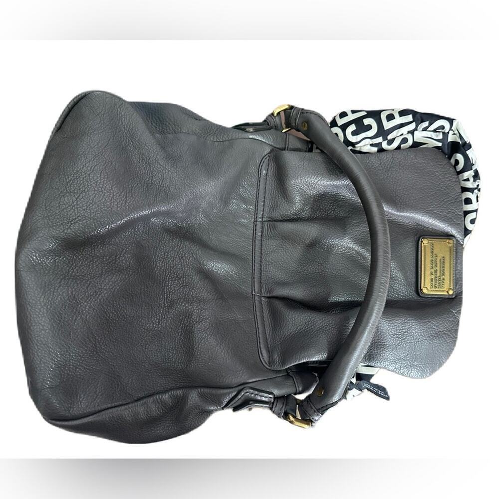 ★ EUC Marc Jacobs Pebble Leather Gray Crossbody Handbag Purse - Picture 9 of 16